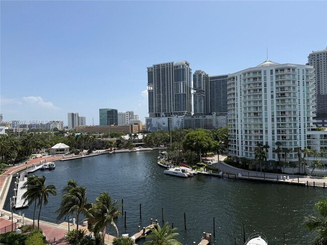 Building Photo - 600 W Las Olas Blvd