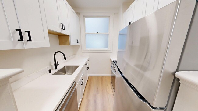 Building Photo - 1047 Bush St