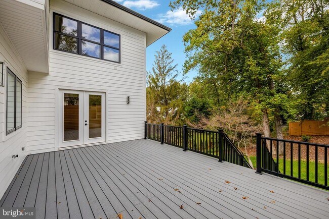 Building Photo - 6226 Kellogg Dr