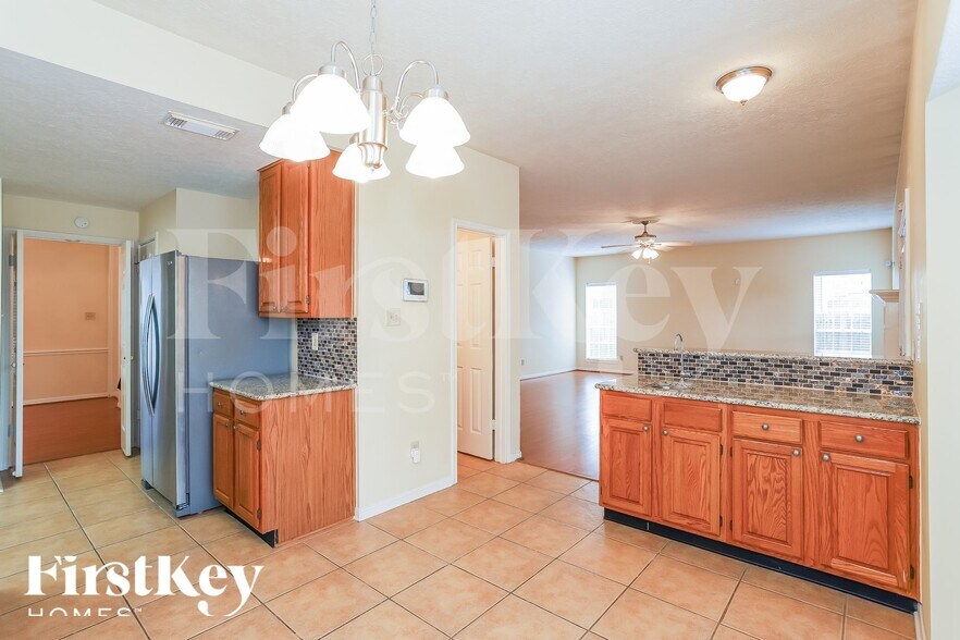 Building Photo - 20514 Hampshire Rocks Dr