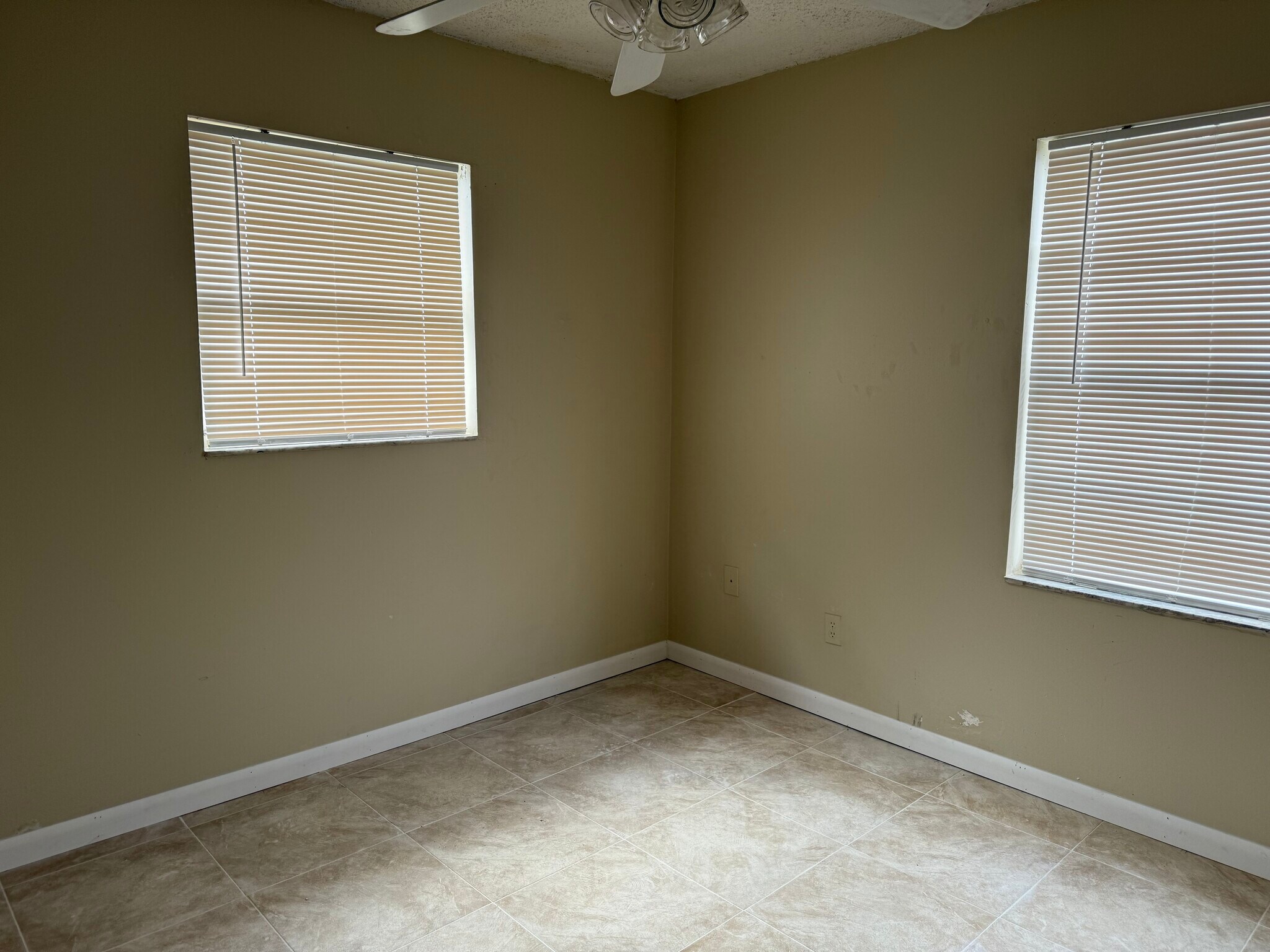 Building Photo - 8511 Blue Ridge Dr