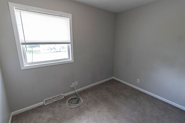 Building Photo - 7217 N Moberly Dr