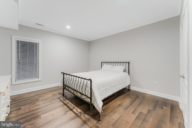 Building Photo - 7814 Crownhurst Ct