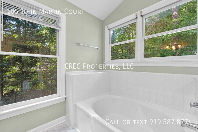 Building Photo - 105 John Martin Ct