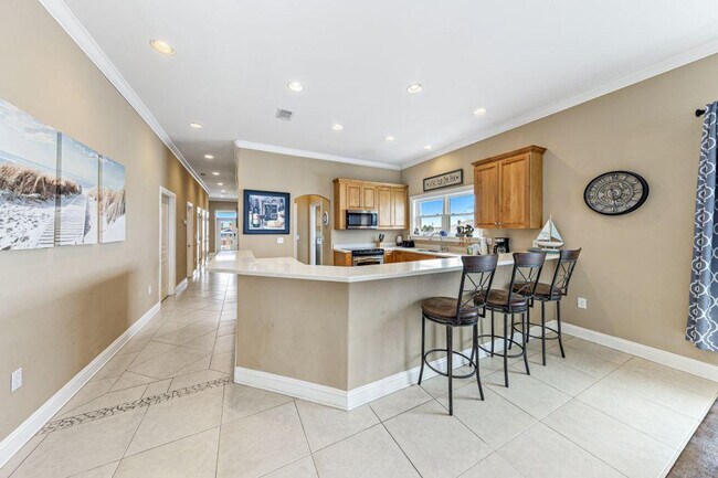 Building Photo - 1242 W Lagoon Ave