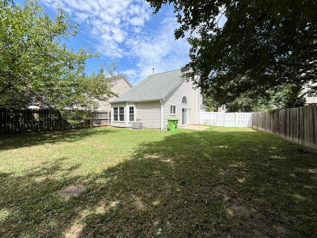 Building Photo - Charming Newly Remodeled 3BD, 2BA Raleigh ...