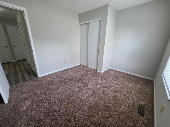 Building Photo - 7253 Fablegate Ct