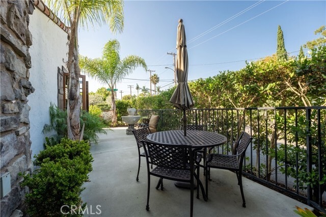 Building Photo - 1481 Santa Cruz St