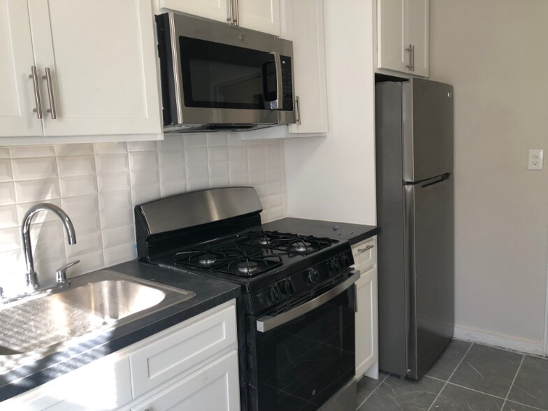 Building Photo - 500 Alma Terrace