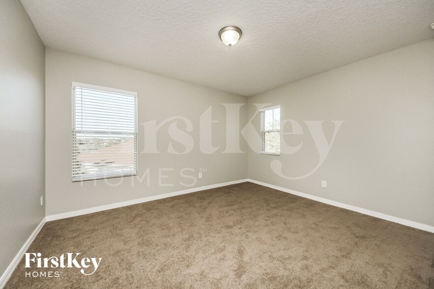 Building Photo - 796 Lakeview Pointe Dr