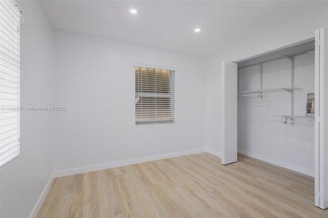 Building Photo - 2185 NW 41st St