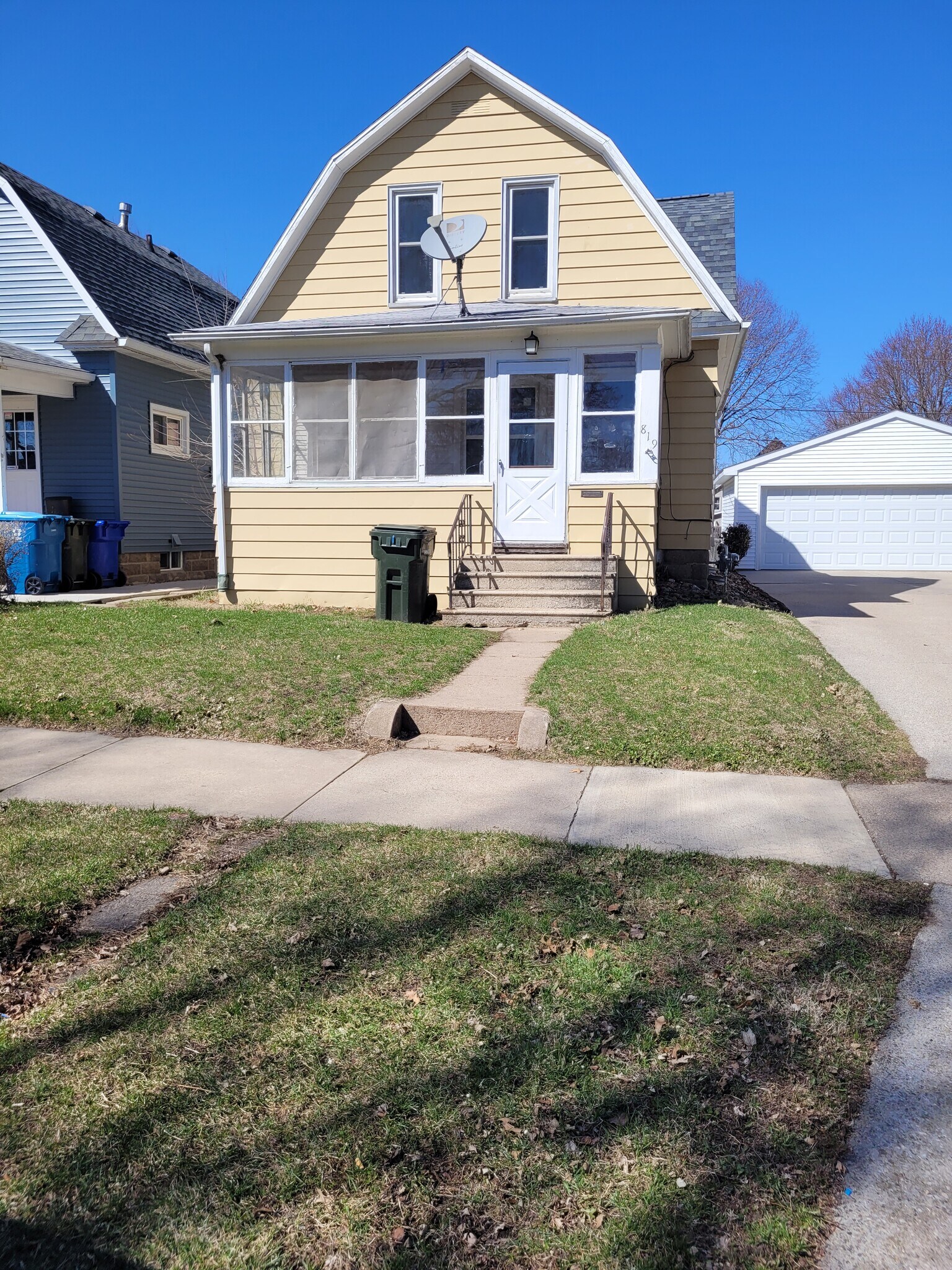 Quiet street - 819 Hawthorne Ave