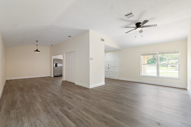 Building Photo - 47 Farragut Dr