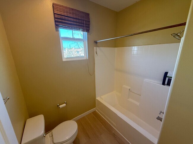 Building Photo - Spacious 3-Bedroom Home in the Andorra Community of Valencia!