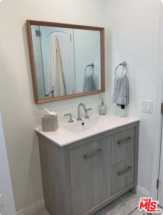 Building Photo - 2821 S Harcourt Ave