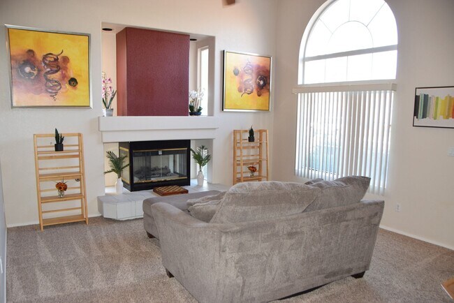 Building Photo - 8765 Country Pines Ave