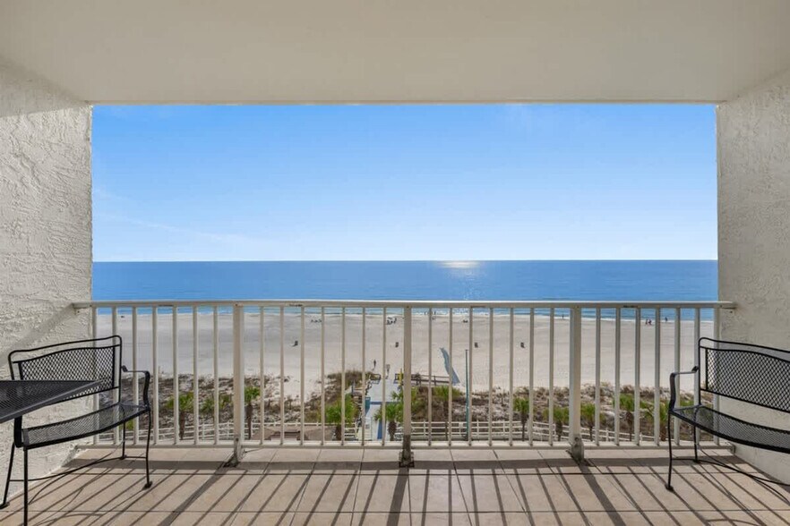 Building Photo - 8743 Thomas Dr