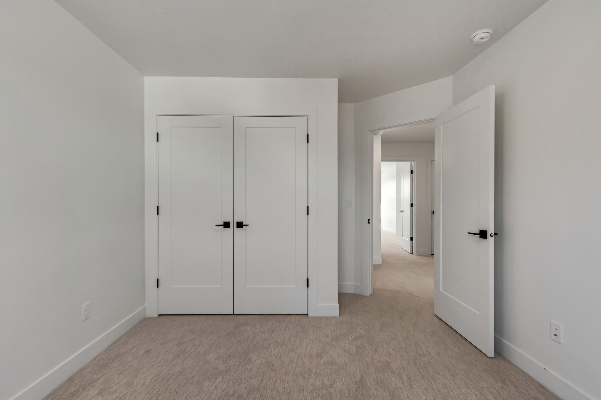 Building Photo - 5913 Wasatch Dr