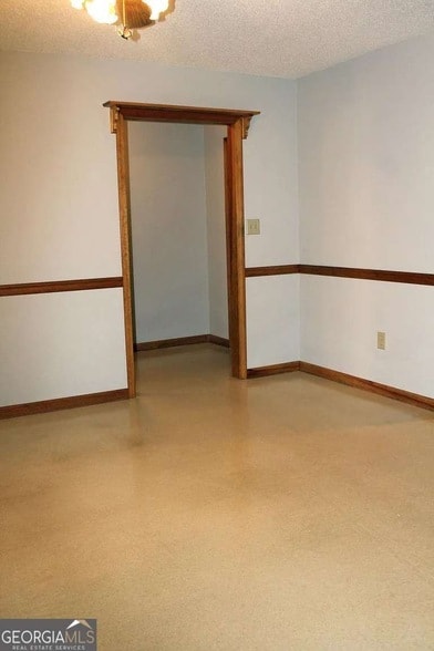 Building Photo - 2300 Colham Ferry Rd