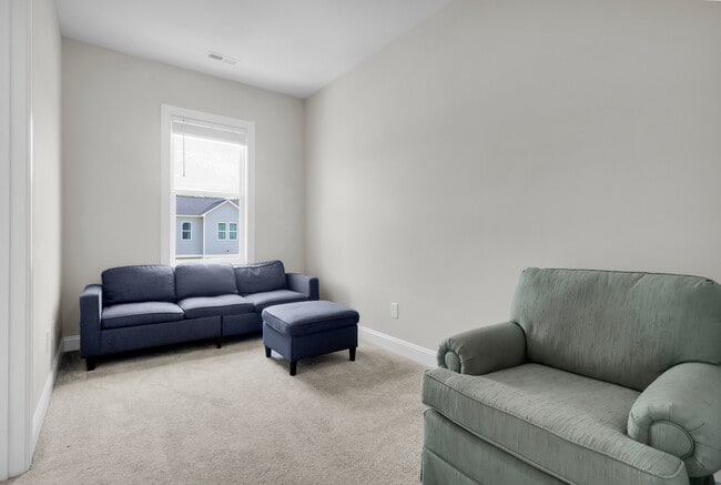 Building Photo - 139 Pasture Ln