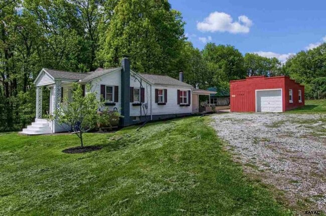 Building Photo - Coming Soon! Beautiful 3 Bedroom, 1 Bath H...