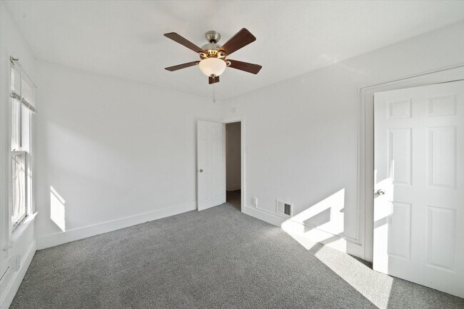 Building Photo - 2333/2335 Grand - T - Ody Holdings