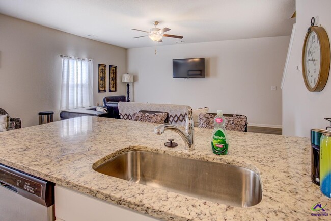 Building Photo - 3294 Bridgewood Dr