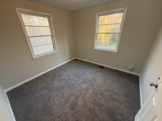 Building Photo - 5009 Brewer Ct