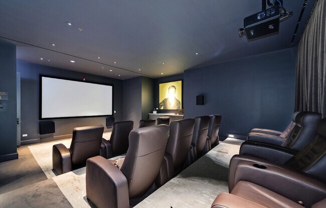 Building Photo - 118 E Erie St