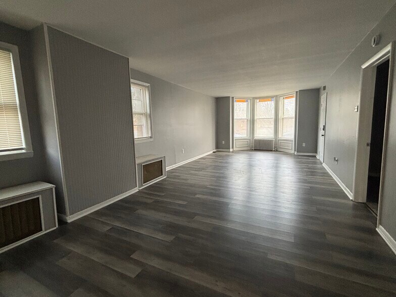 Building Photo - 48 Ontario St