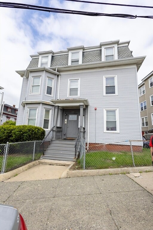Primary Photo - 555 Essex St