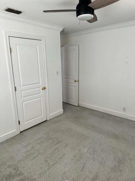 Building Photo - 1624 Catalpa St