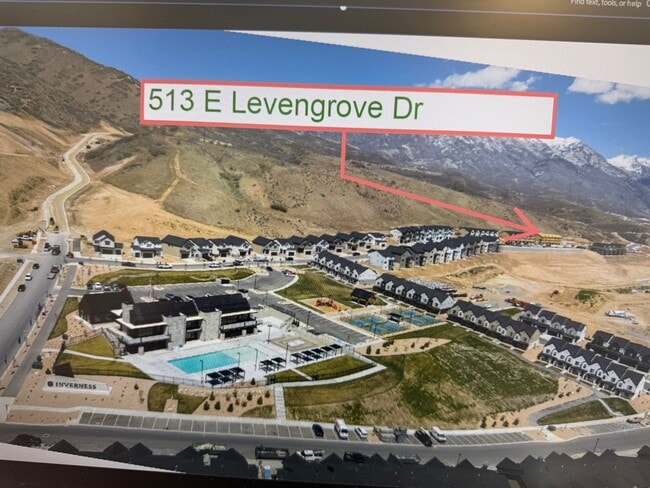 Building Photo - 513 E Levengrove Dr