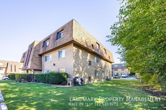 Building Photo - 10440 Natoma Ave
