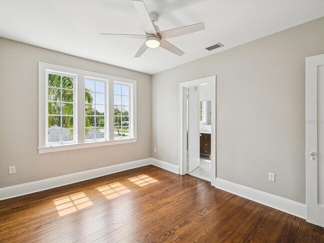 Building Photo - 456 Gardenia St