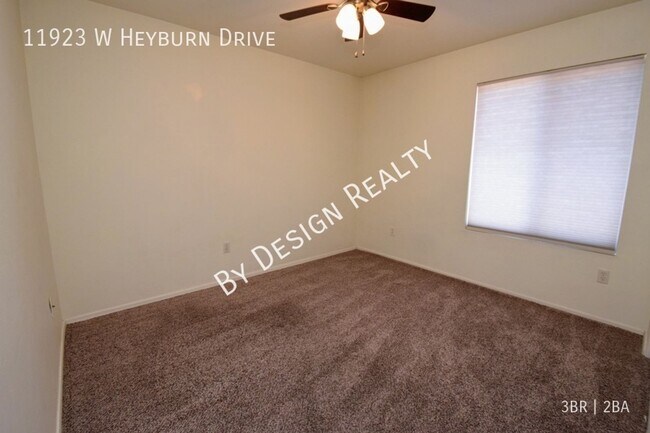 Building Photo - Rancho Marana 3 Bed 2 Bath + Den