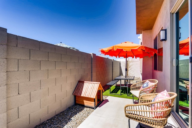 Private Backyards - Avilla Centerra Crossings