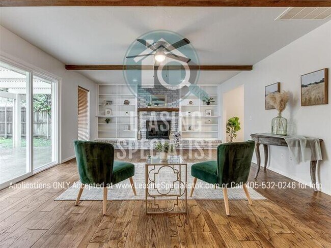 Building Photo - Stunning Yukon 3 Bed 2 Bath Home Available...