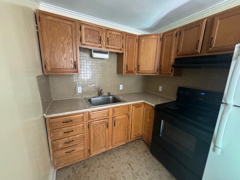 Building Photo - 21 Elk Creek Rd