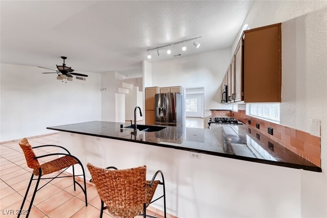 Building Photo - 6405 Break Point Ave