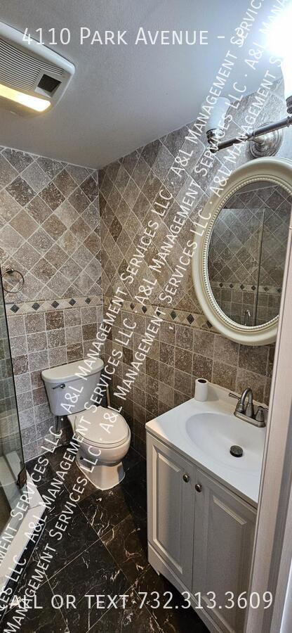 Building Photo - 4110 Park Ave