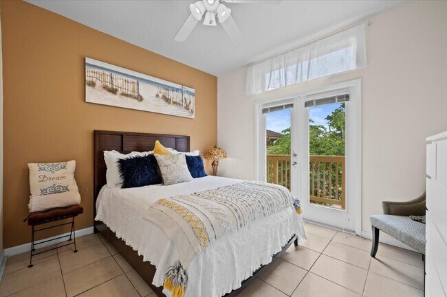 Building Photo - 4887 Via Palm Lakes Via