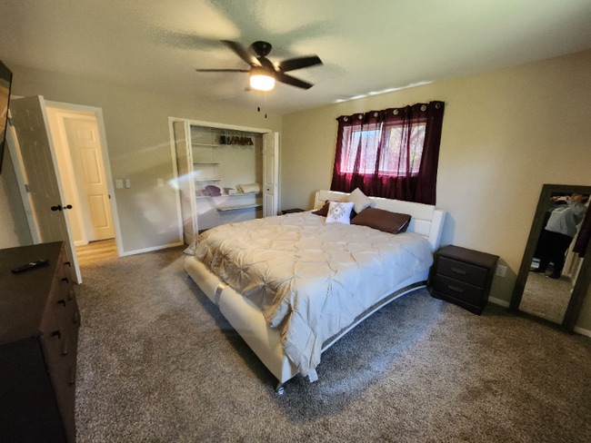 Building Photo - N6645 Fawn Cir