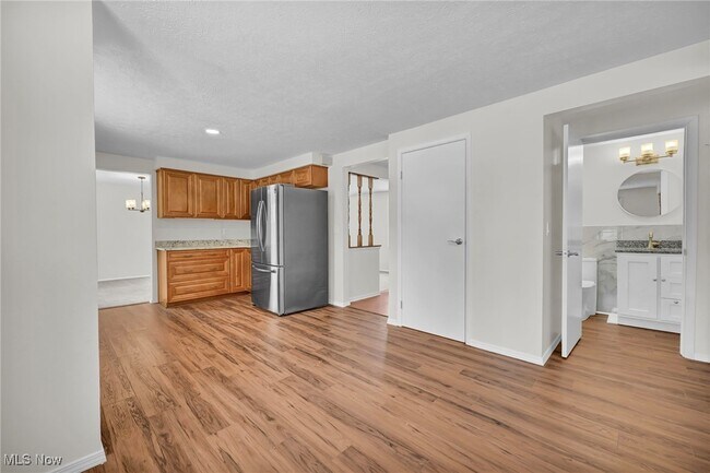 Building Photo - 5601 Sunset Dr