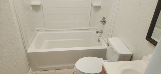 Building Photo - 205 Harbor Dr