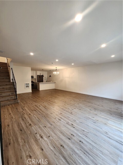 Building Photo - 120 S Francisca Ave