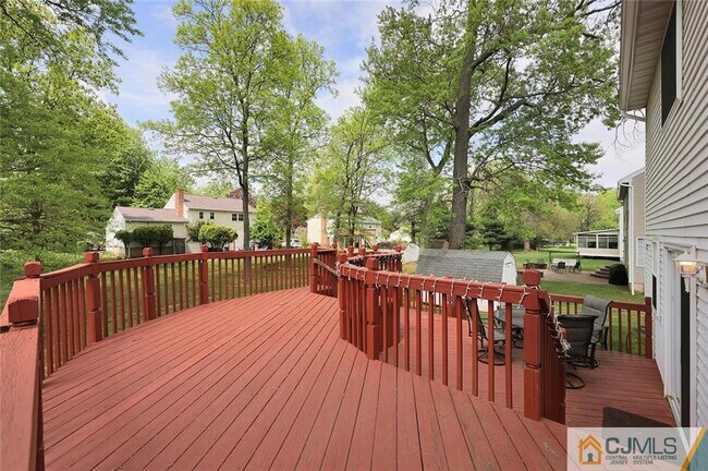 Building Photo - 160 Buttonwood Dr