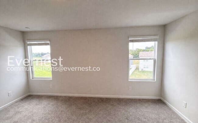 Building Photo - 4 Bed/3 Bath Home with Fenced Yard / Pet-Friendly / Coming Soon!