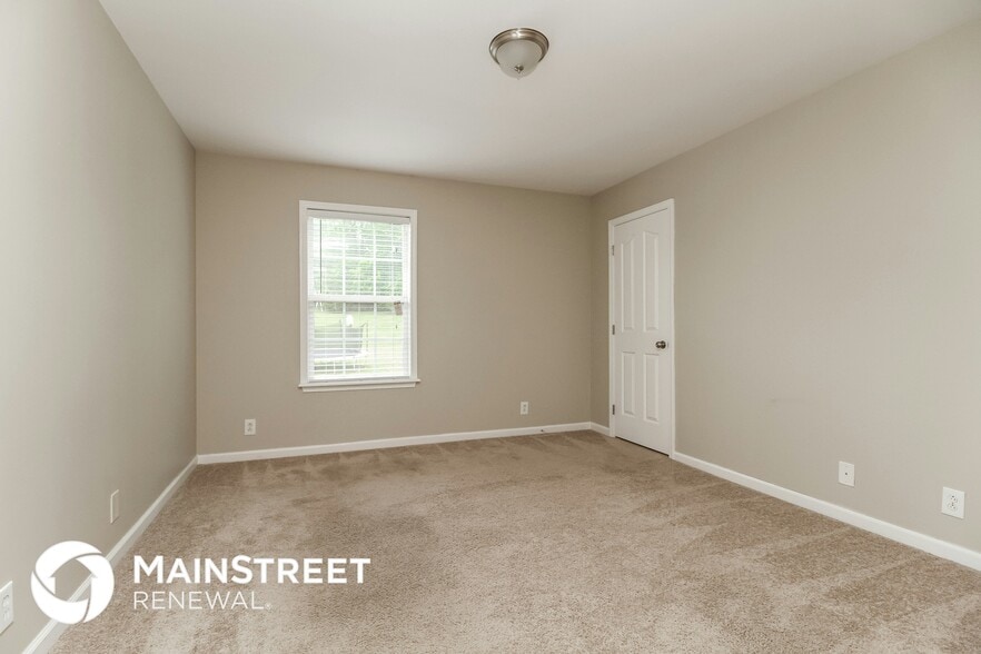 Building Photo - 2116 Camille Dr