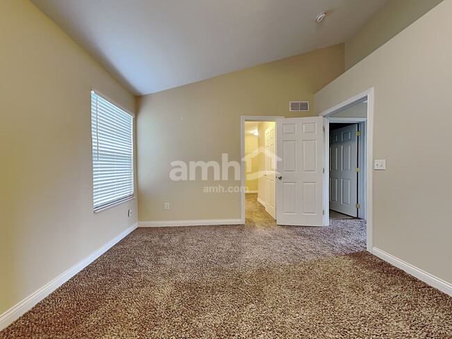 Building Photo - 10396 Lynchburg Dr